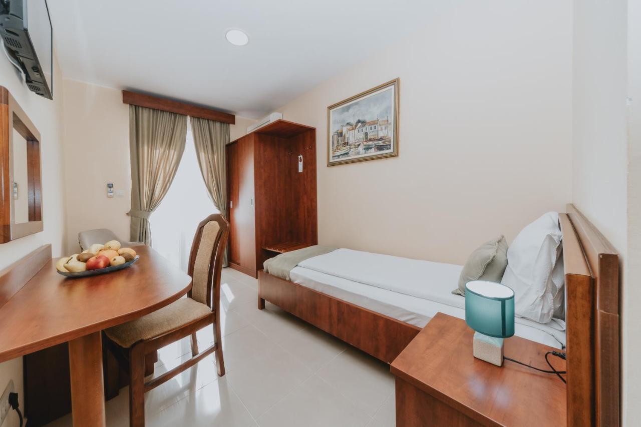 Apartmani Salus Budva Ngoại thất bức ảnh